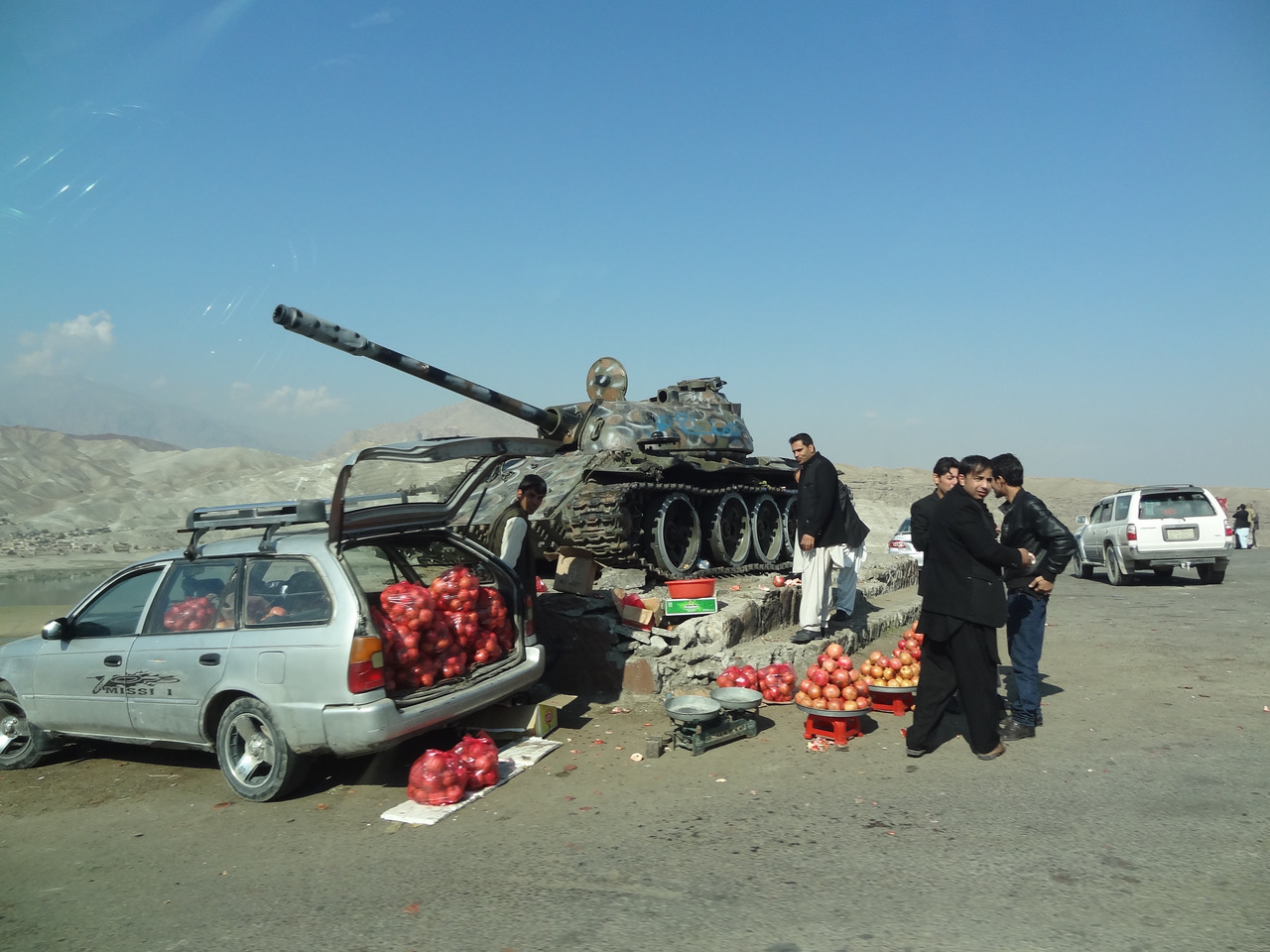 Panzer mit Marktstand